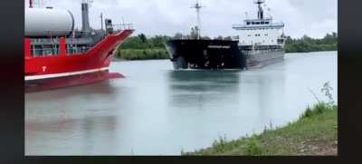Ships hugging