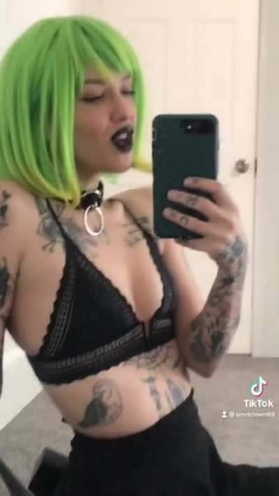 Cringe but make it goth