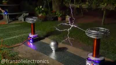 Playing "Never Gonna Give You Up" on Tesla coils