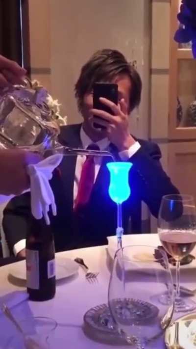 Glow in the dark drink