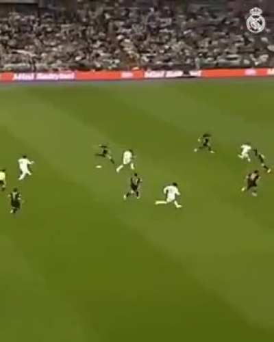 Single touches all the way to the goal.