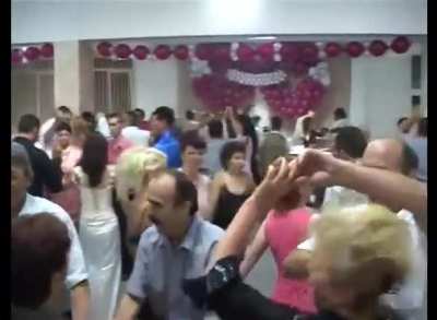 Slapping the partner in a wedding dance because she misstepped ?‍♂️ [not OC]