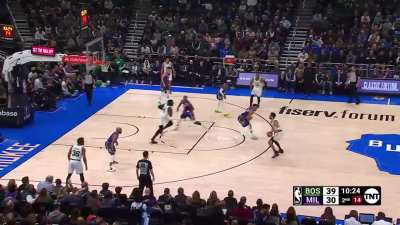 [Highlight] Tatum hits Giannis with the filthy in and out dribble and splashes a 3