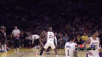 [Highlight] LeBron sees Chauncey Billups throw the white flag so he intentionally fouls and calls a timeout before substituting himself out of the game ?