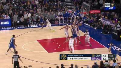 [Highlight] After Jokic pops the ball loose, Monk spikes the ball to Huerter for the corner 3