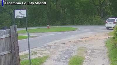 guy with knife tries to abduct little girl. If he had gotten her into his car, she'd be dead