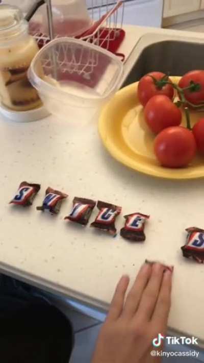 S N I C K E R S
