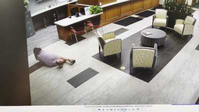 My boss fell and we caught it on the cameras ?