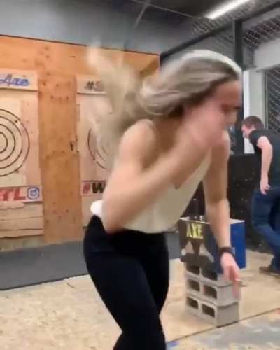 Axe boomerang ??