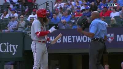 [Highlight] CB Bucknor with your average horrendous call