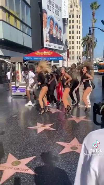 ? All the single ladies ?