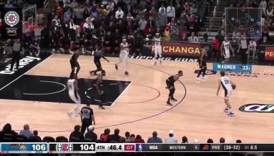 [Highlight] Franz Wagner steps back on the Clippers and knocks down a huge dagger 3 with 40 seconds left