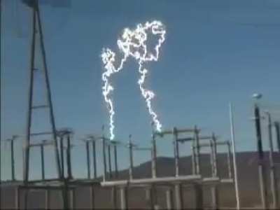 High-voltage disconnect-switch arcing